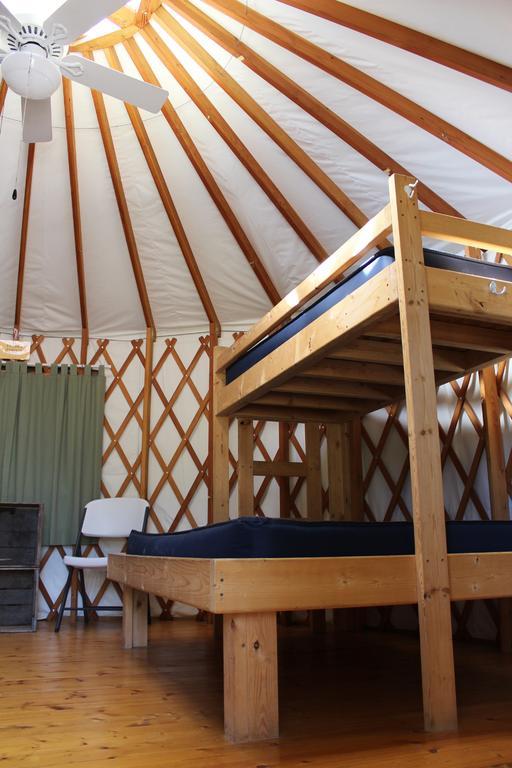 Tranquil Timbers Yurt 3 Hotel สเตอร์เจียนเบย์ ภายนอก รูปภาพ